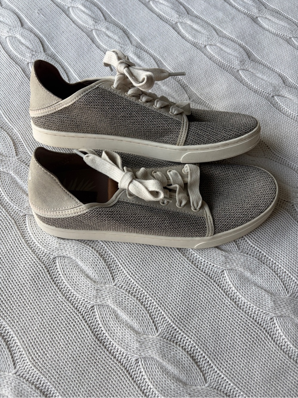 OluKai Pehuea Li Shoes - Women's size 7
